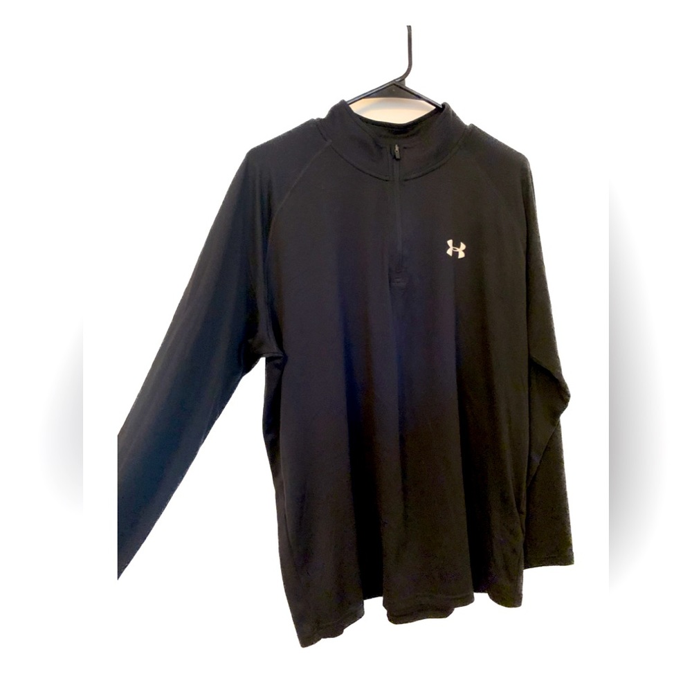 Under Armour. Long sleeve, 1/4 zip. Men’s XL.